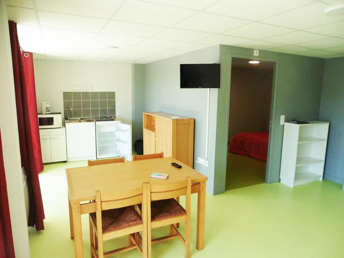 Gite Du Haut Cantal - Appartements Meubles Avec Kitchenette Et Chambres Sans Kitchenette Condat  Exterior foto